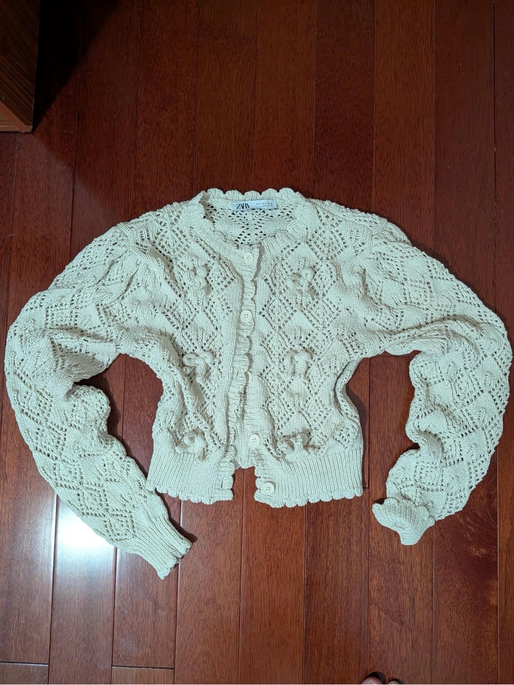 Zara Cream Crochet 3D Floral Cropped Cardigan Size Small